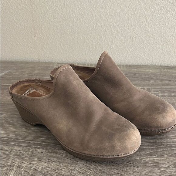 Dansko Melody Leather Clog Shoes - Picture 1 of 7